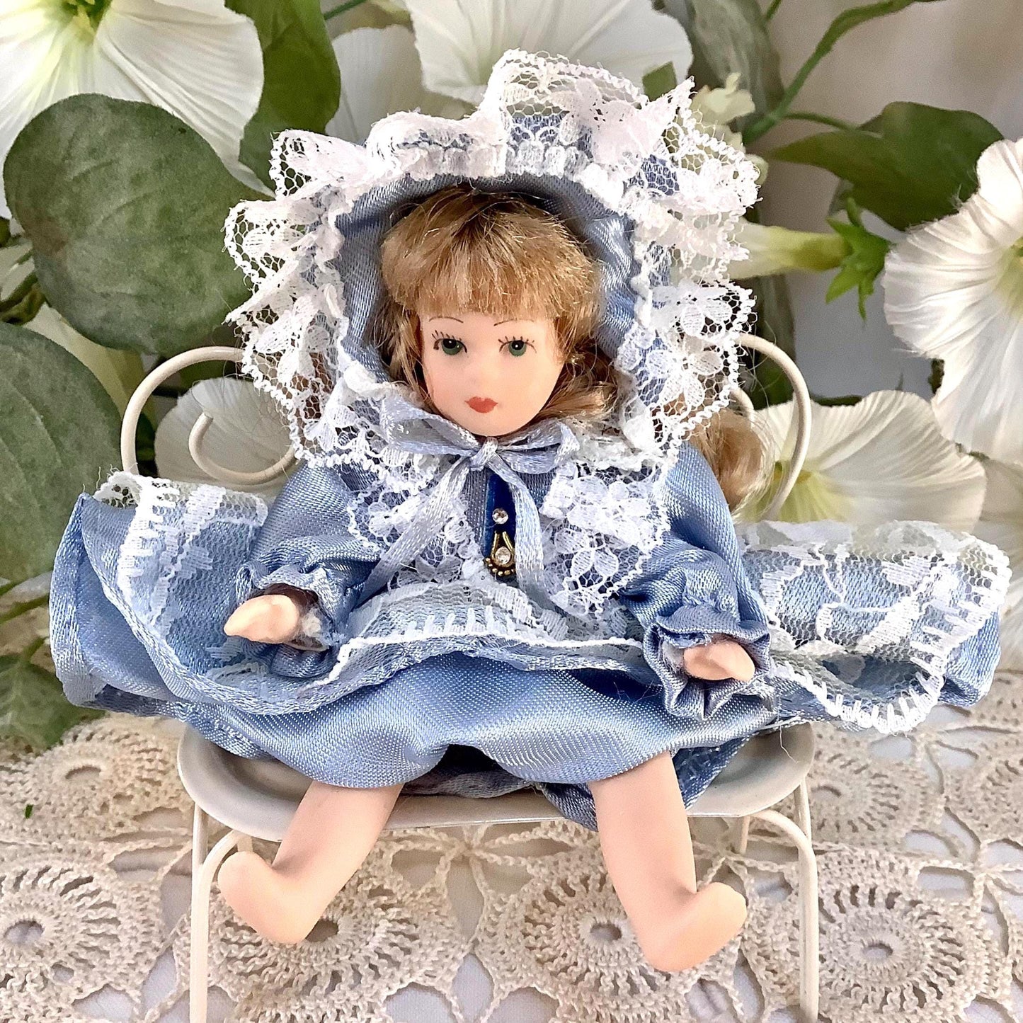 Valérie poupée porcelaine miniature vintage ht 12 cm