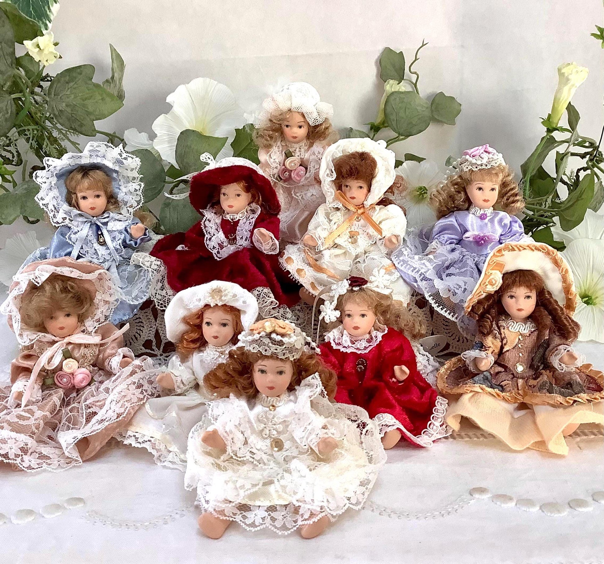Emmanuelle poupée porcelaine miniature vintage ht 12 cm