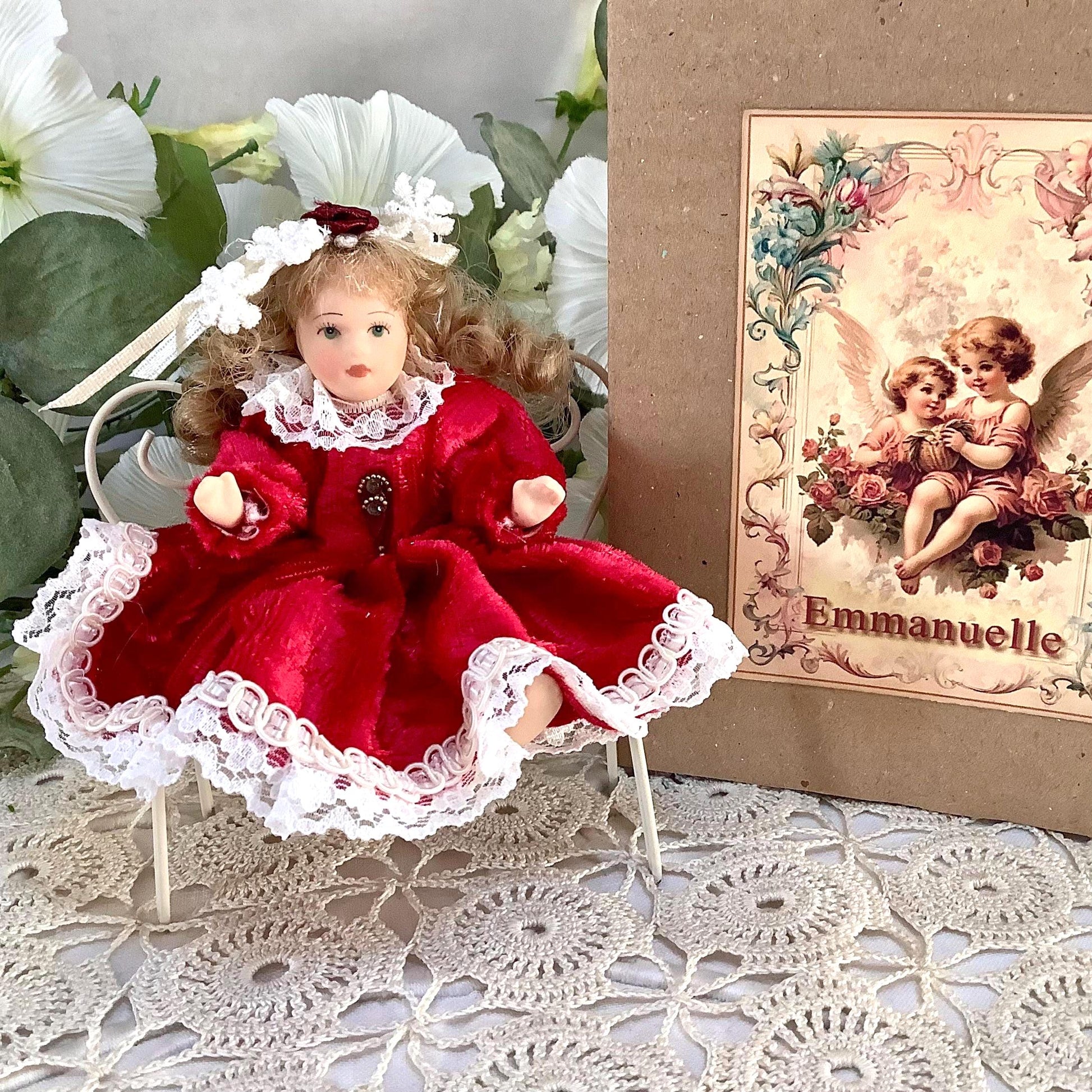 Emmanuelle poupée porcelaine miniature vintage ht 12 cm