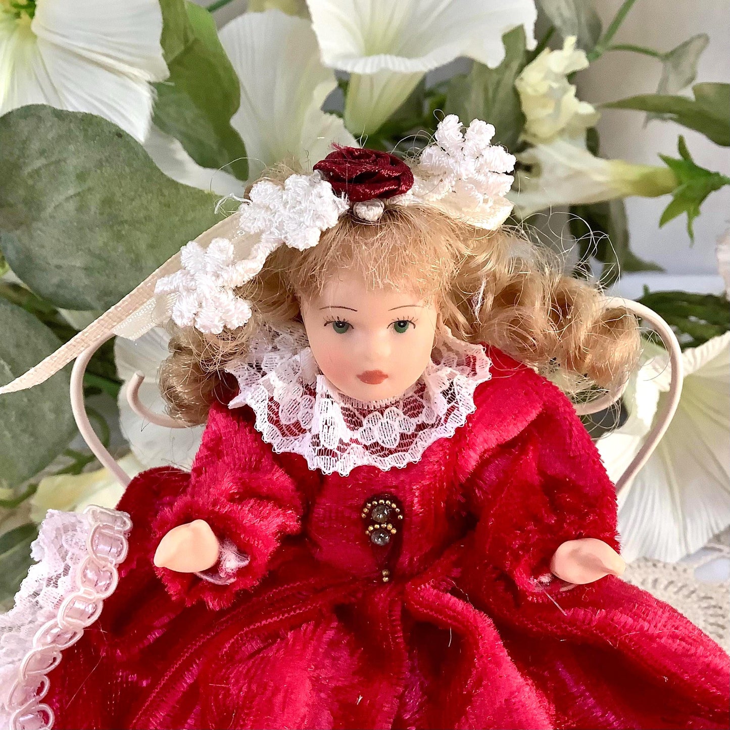 Emmanuelle poupée porcelaine miniature vintage ht 12 cm