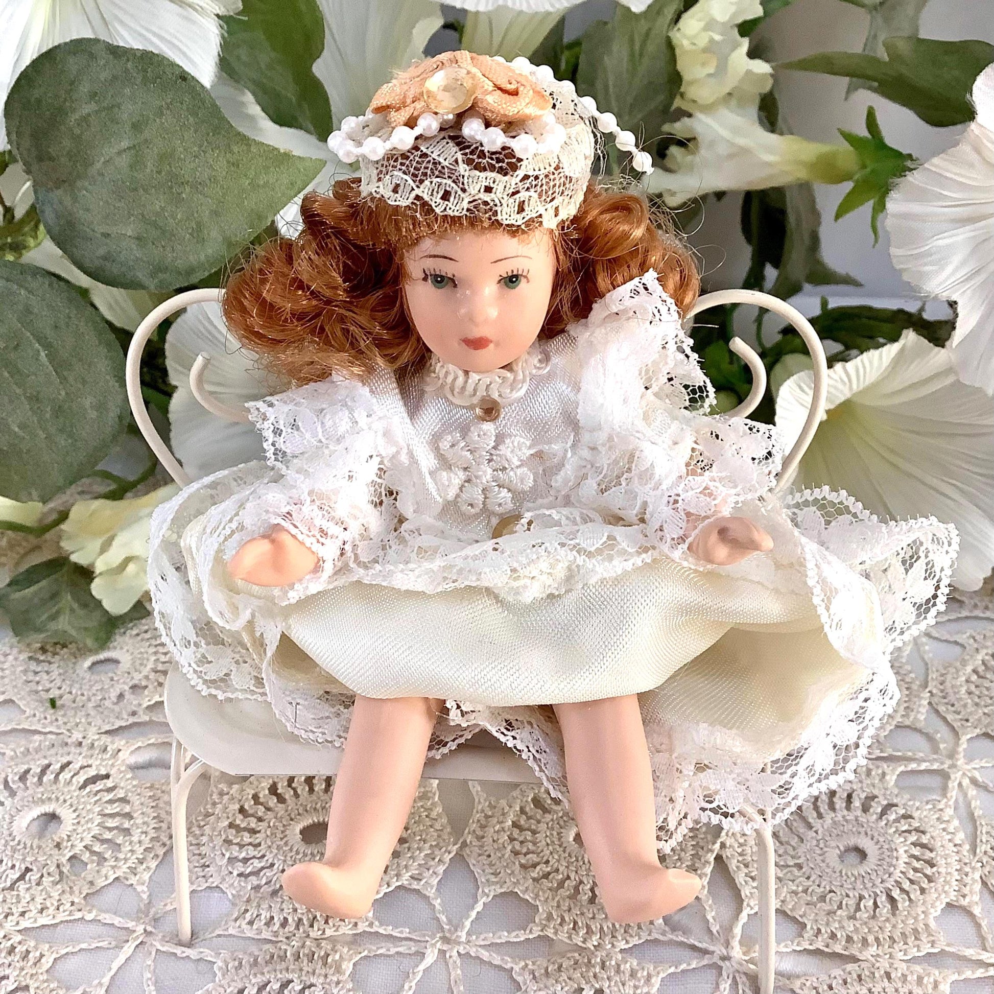 Denise poupée porcelaine miniature vintage ht 11 cm