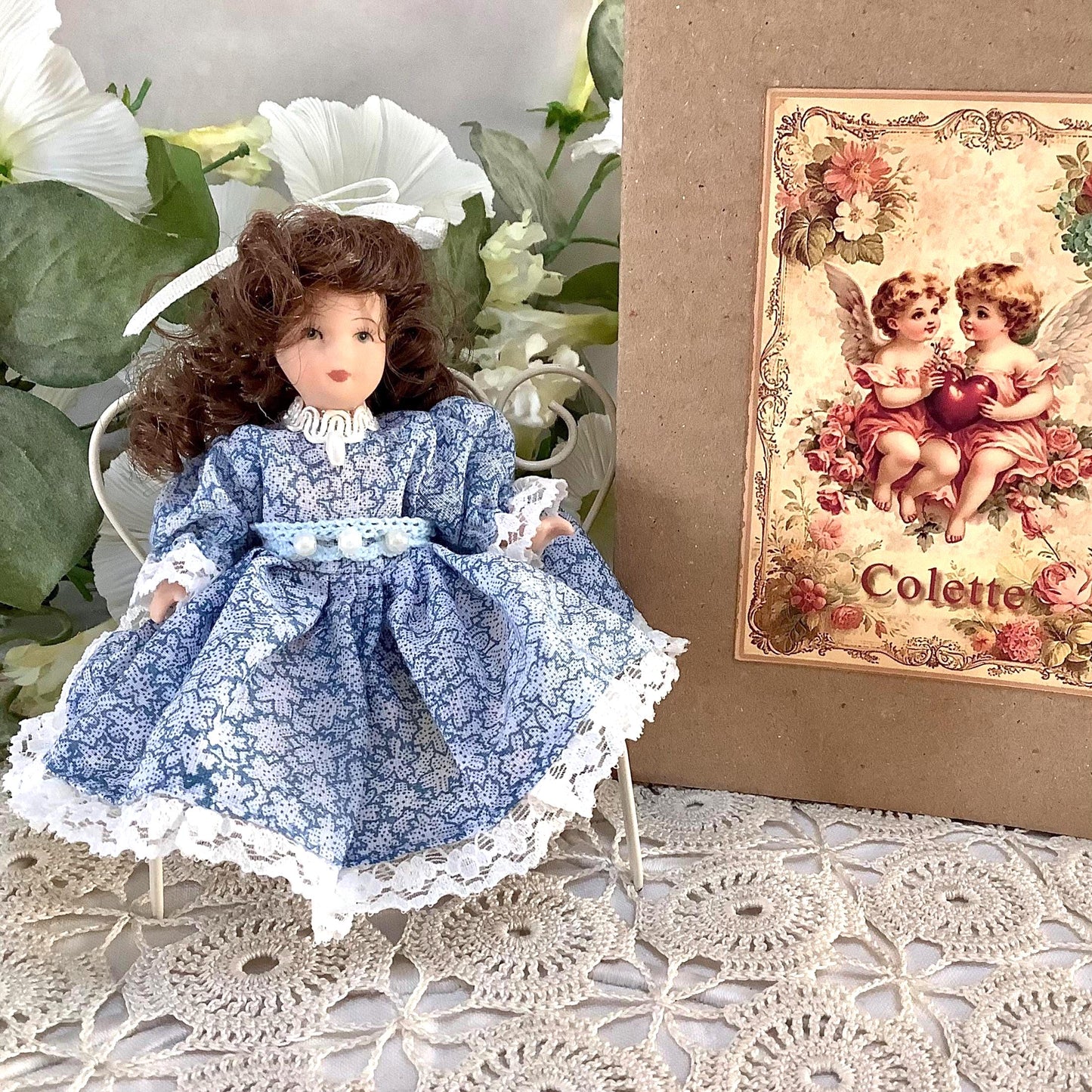 Colette poupée porcelaine miniature vintage ht 11 cm