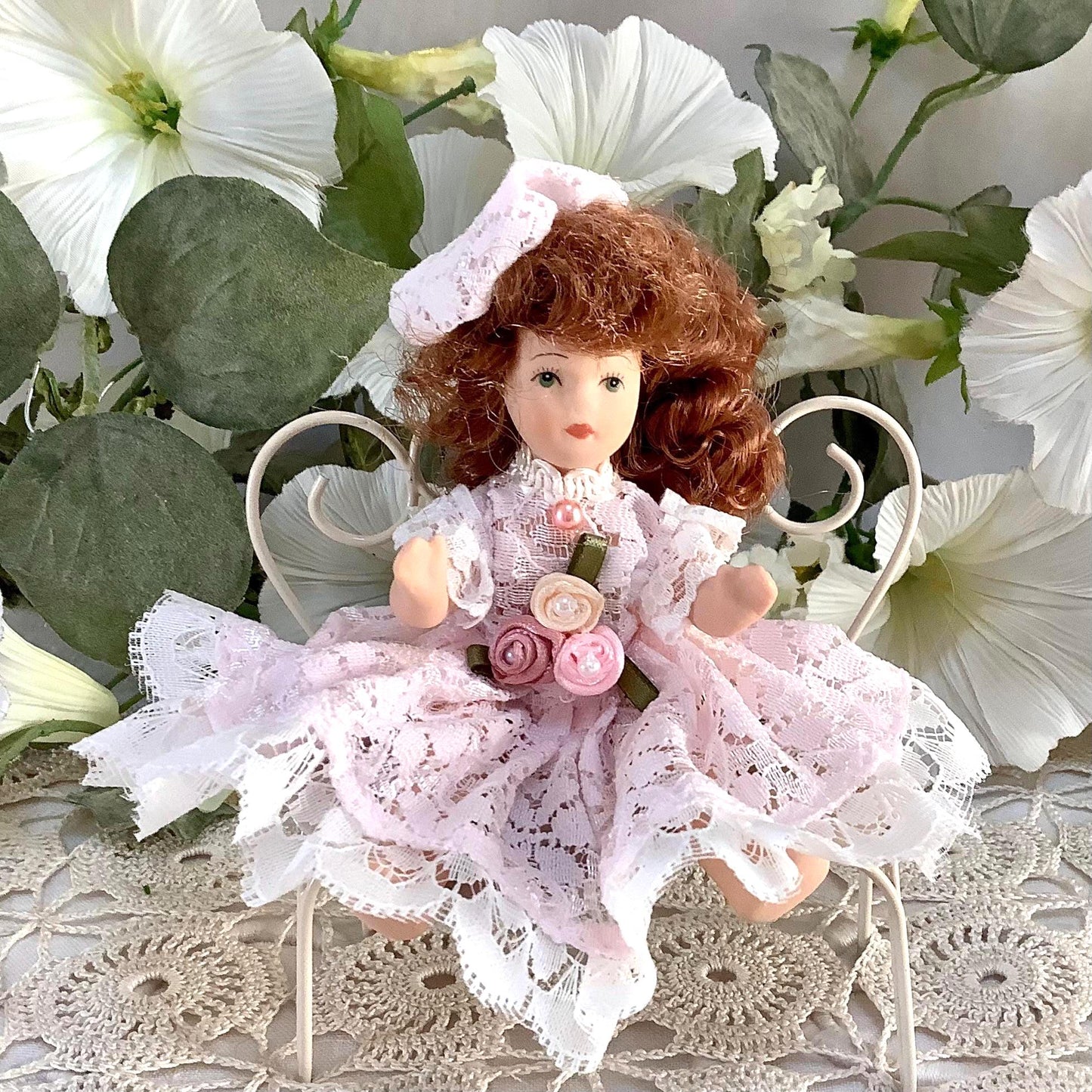Charlotte poupée porcelaine miniature vintage ht 11 cm