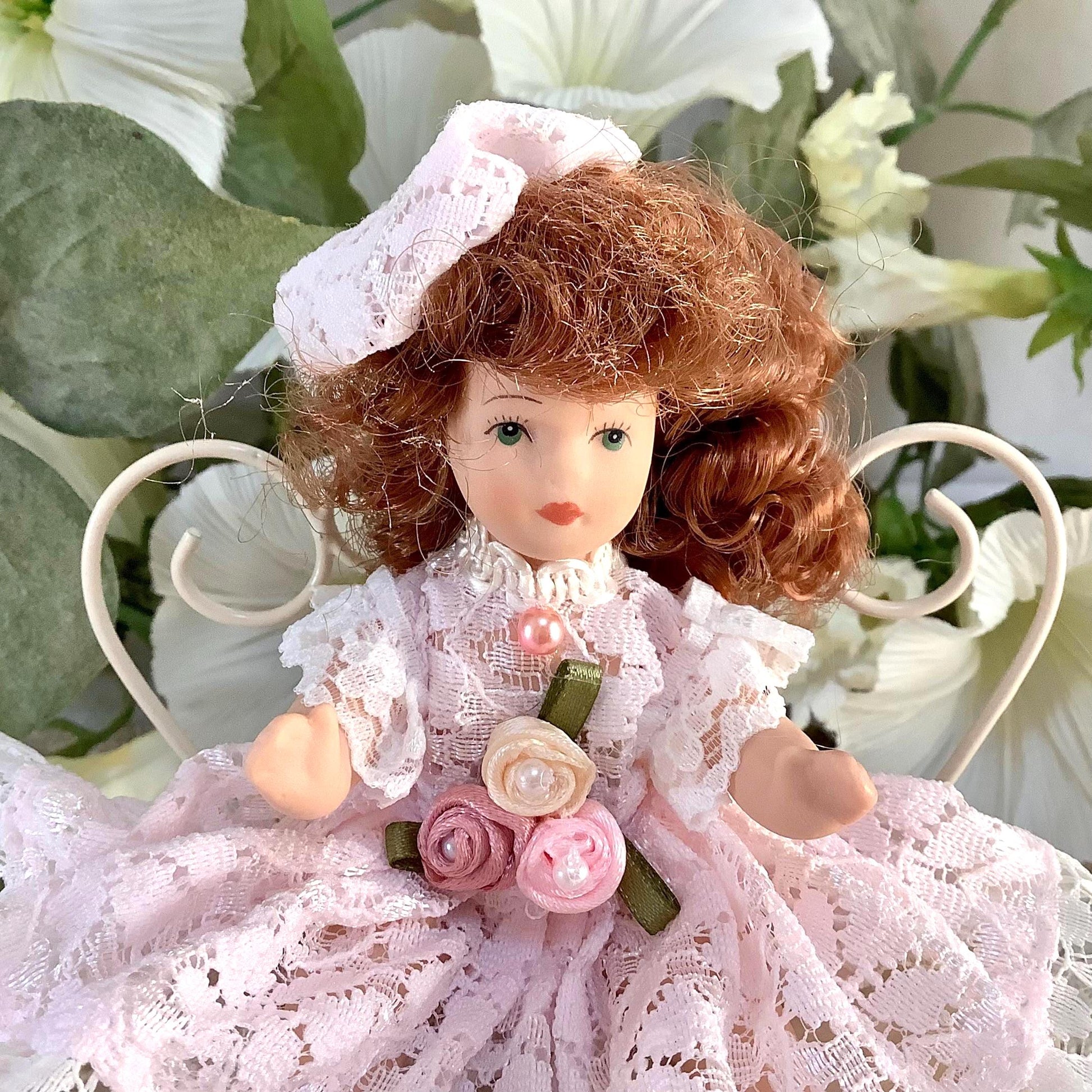 Charlotte poupée porcelaine miniature vintage ht 11 cm
