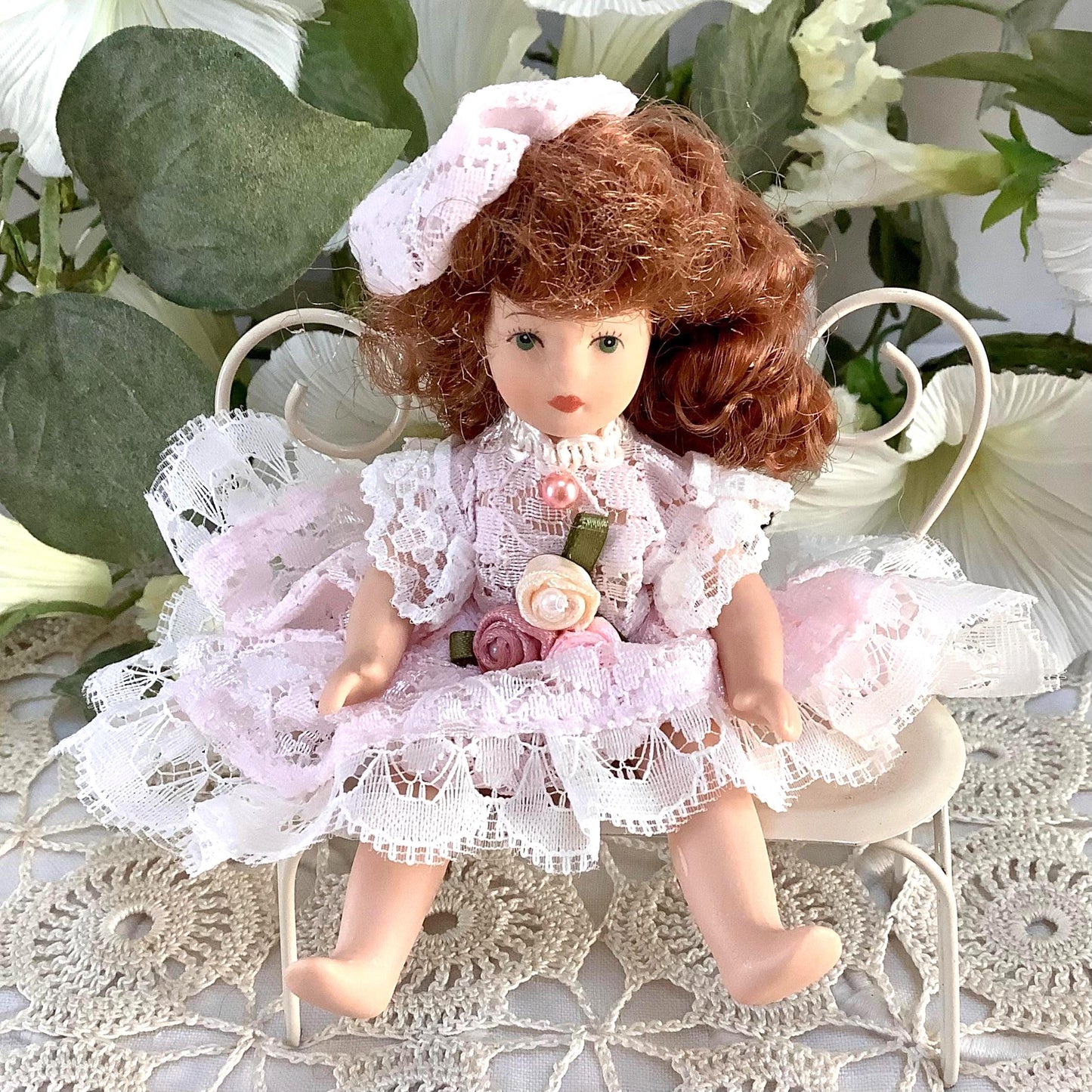Charlotte poupée porcelaine miniature vintage ht 11 cm
