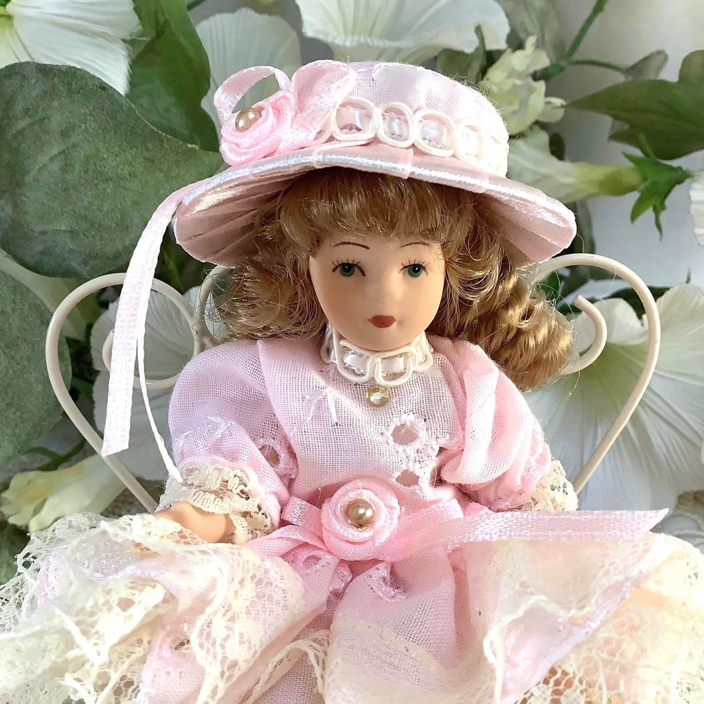 Aurélie poupée porcelaine miniature vintage ht 11 cm