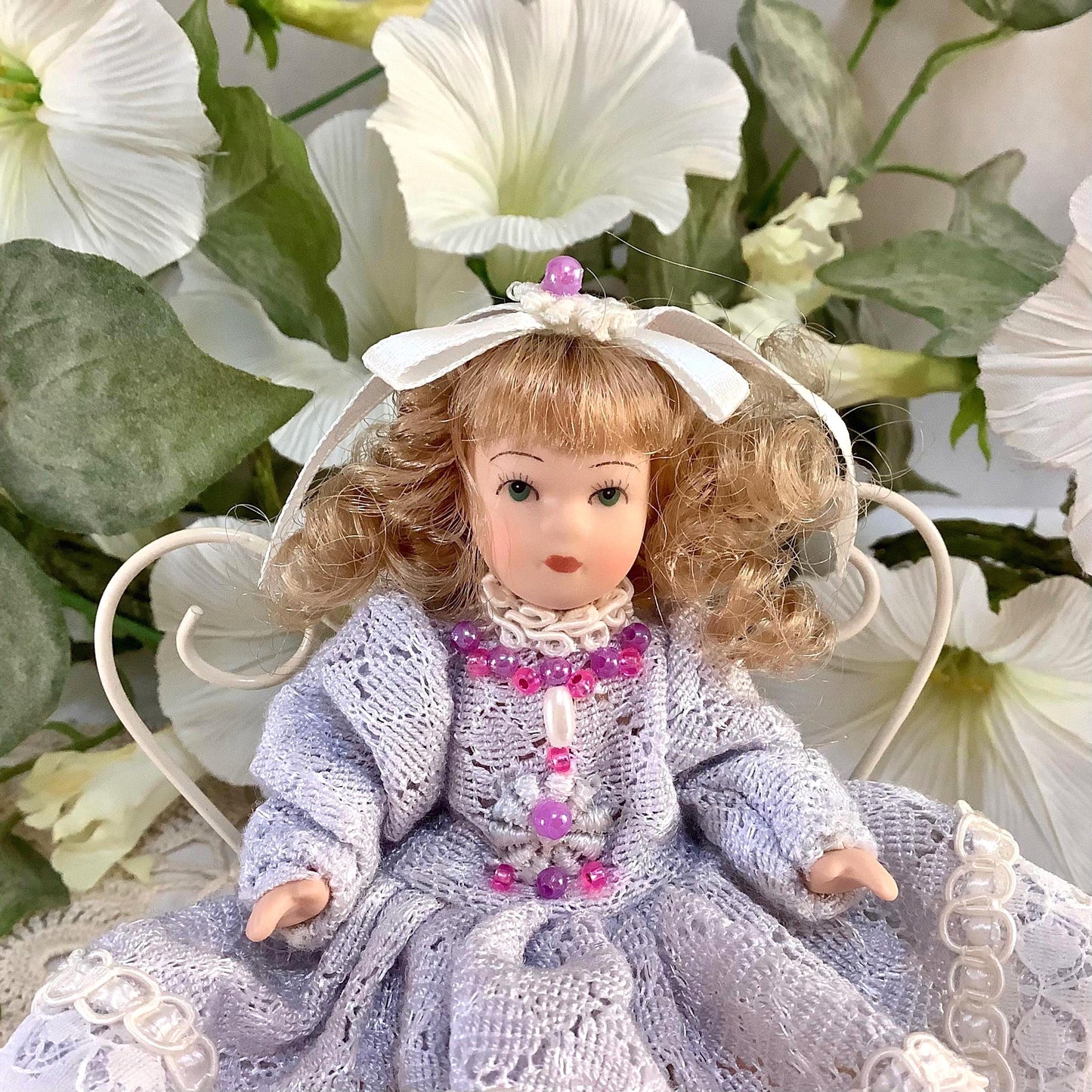 Angèle poupée porcelaine miniature vintage ht 11 cm