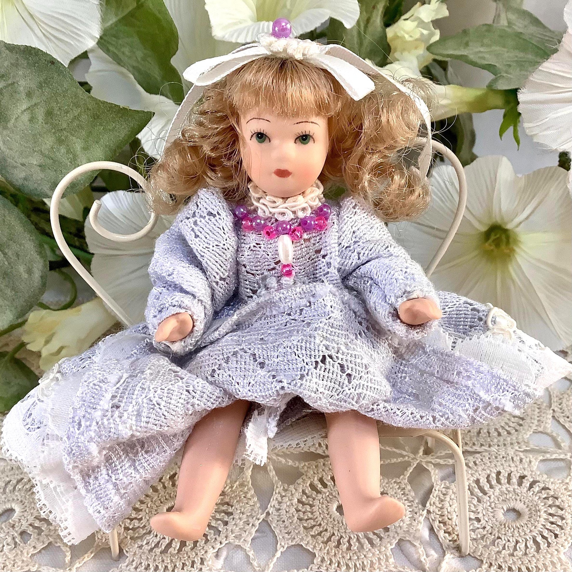 Angèle poupée porcelaine miniature vintage ht 11 cm