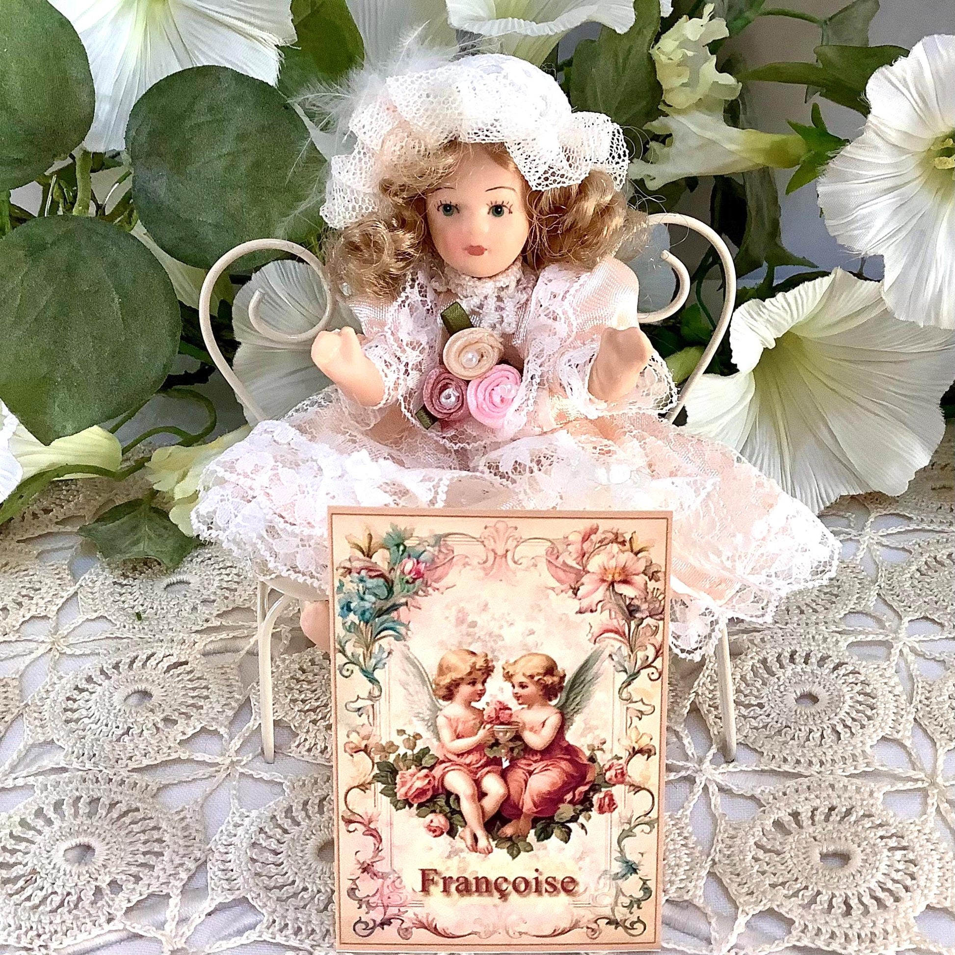 Françoise poupée porcelaine miniature vintage ht 11 cm
