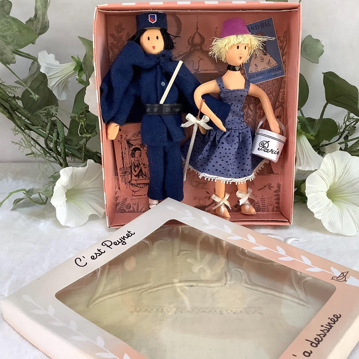 Parisienne et gardien de la paix coffret deux poupées vintage collection amoureux de Peynet