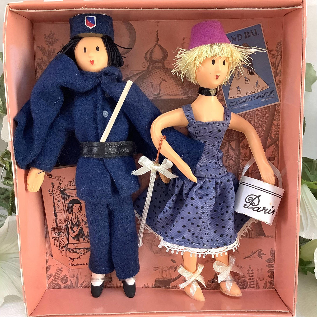 Parisienne et gardien de la paix coffret deux poupées vintage collection amoureux de Peynet