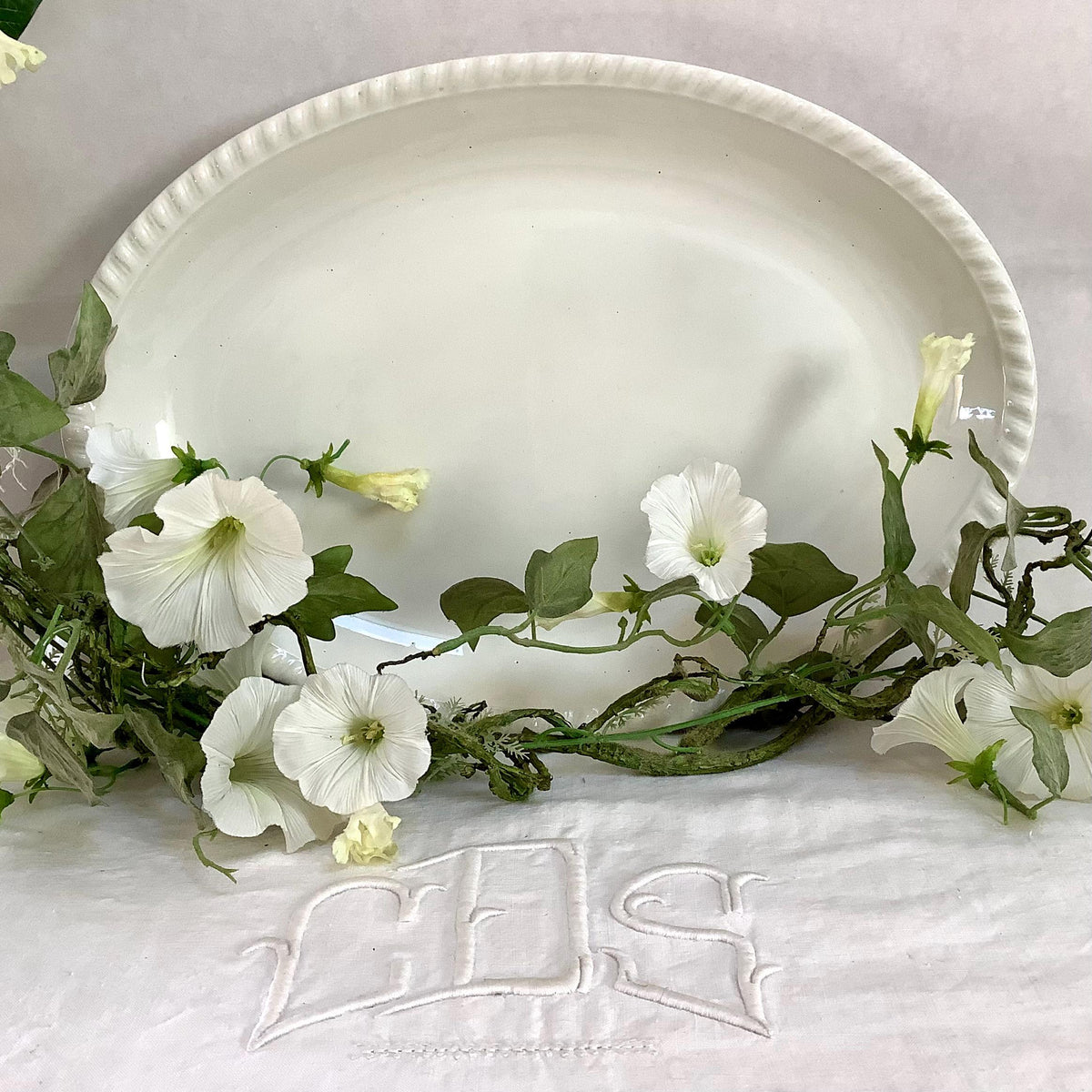Plat ovale blanc torsades faïence vintage