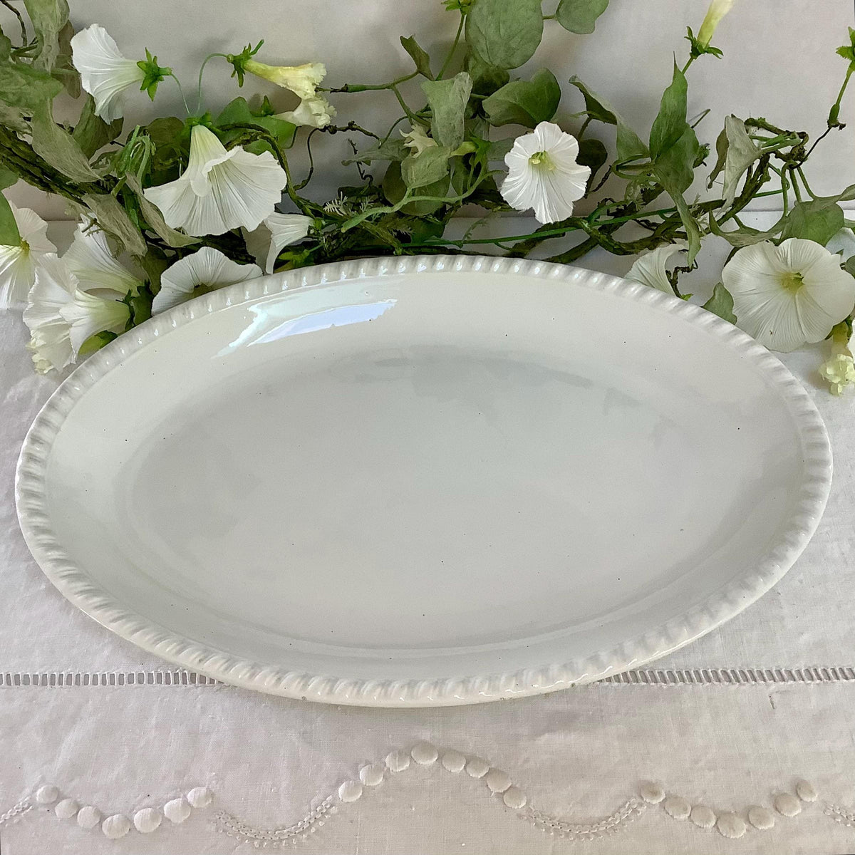 Plat ovale blanc torsades faïence vintage